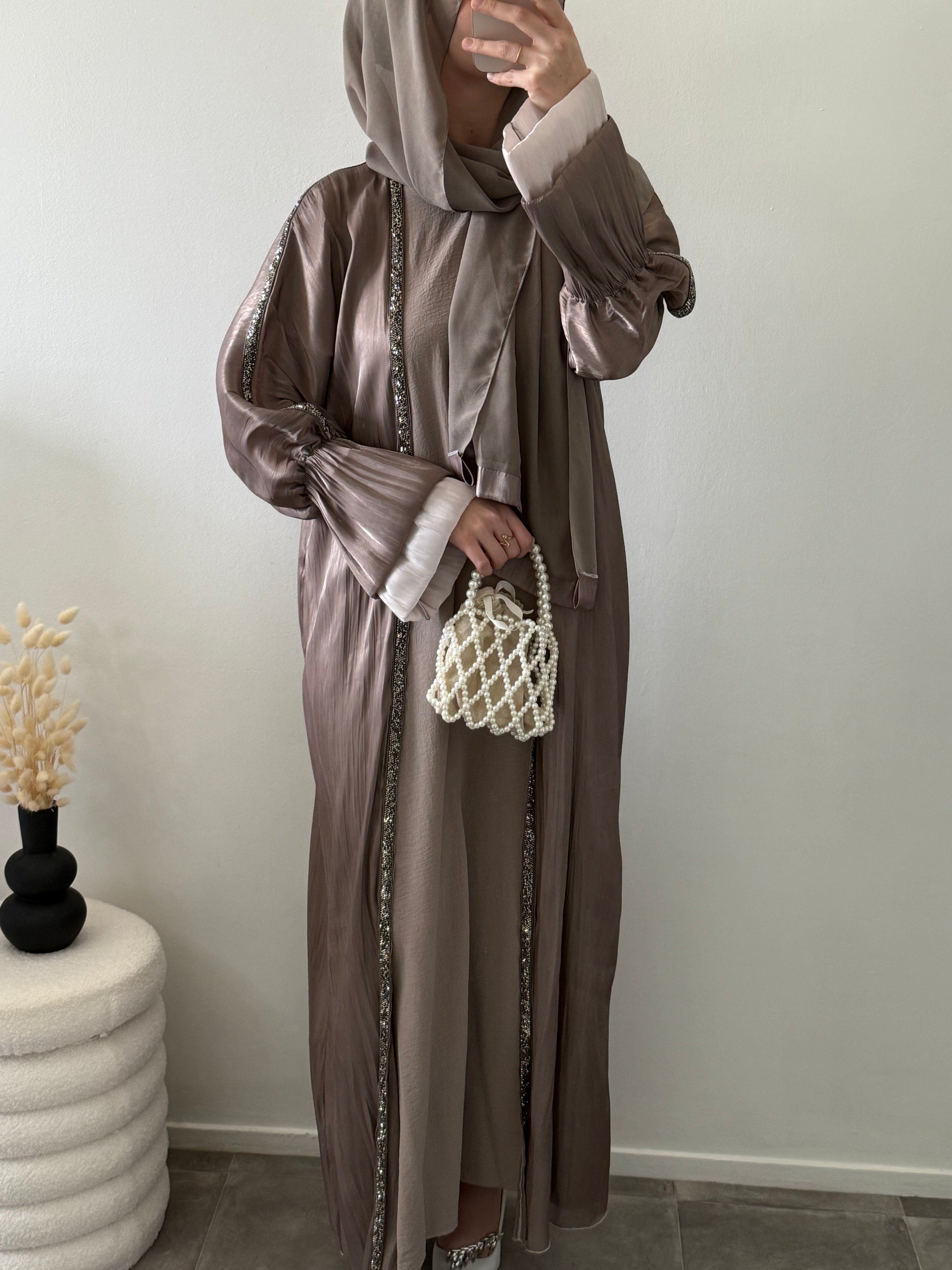 Abaya Husn