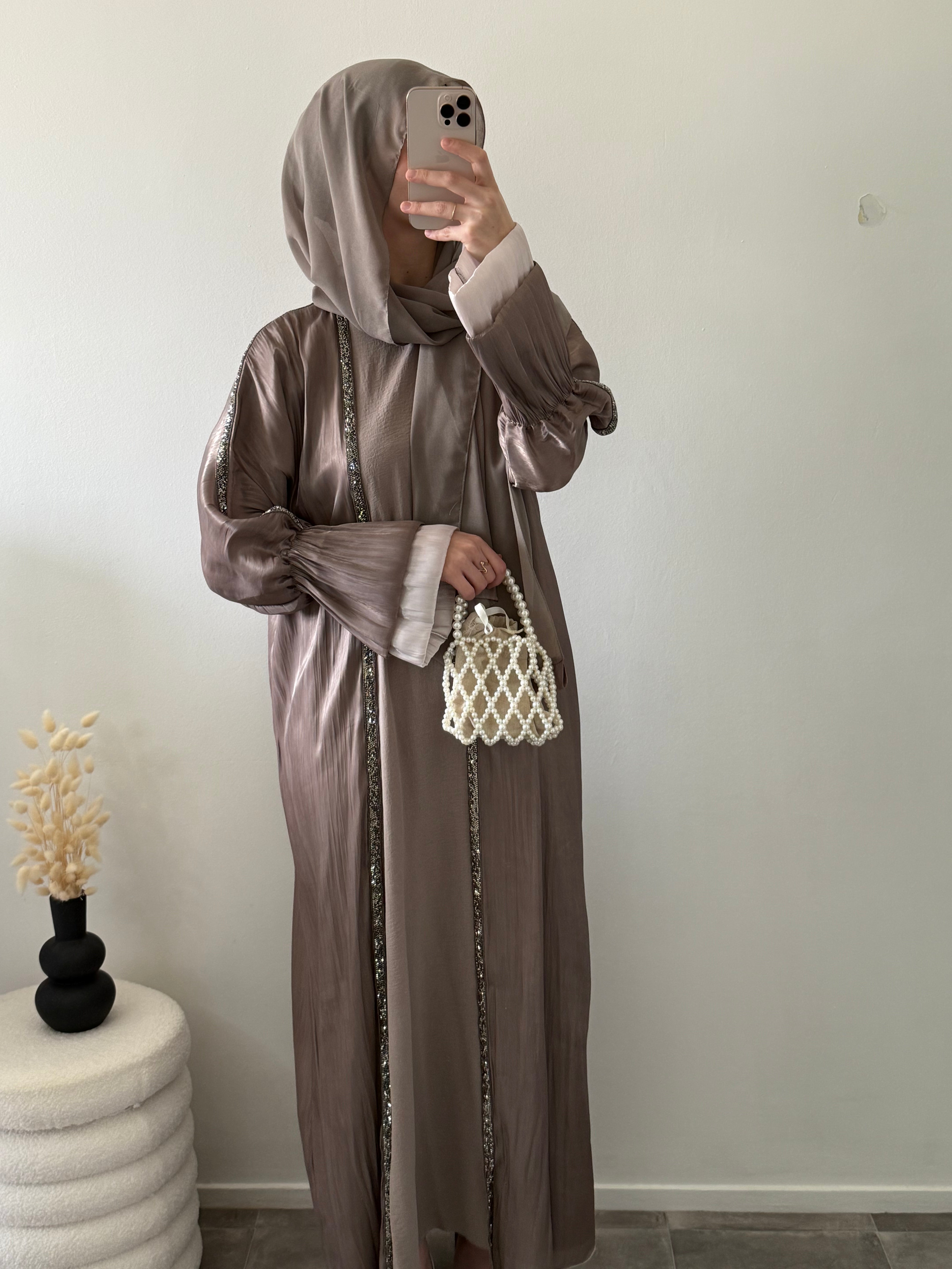 Abaya Husn